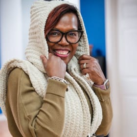 Sleeveless with Hoodie item