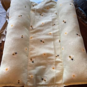 Hop N Flop Bees item