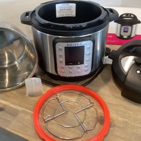 Pressure Cooker & Hand/Travel Steamer item
