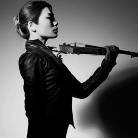 CLASSES-24|  1 HR VIOLIN LESSON W/REIKO NAKANO (VALUE: $115) item
