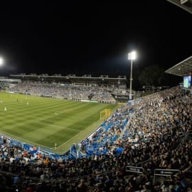 4 Tickets & 2 CF Montréal jerseys item