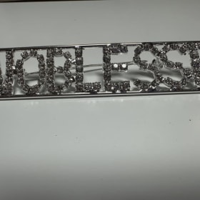 Rhinestone NOBLESSE Pin item