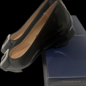 Adrienne Vittadini Vic Pump item