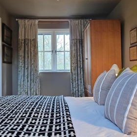 Luxury Overnight Stay & Dinner for 2  -The Drunken Duck Inn item