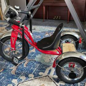 Tricycle item