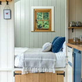Shepherds Hut Retreat - Artist Getaway item