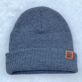 Gray model without pompom item