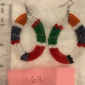 Beaded ellipse earring (Kenya) item 63 item