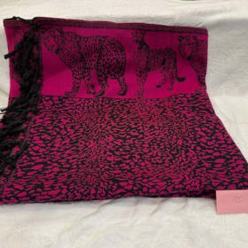 45: Kenyan blanket/shawl item