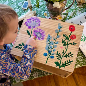 Sheri's Friends Box item