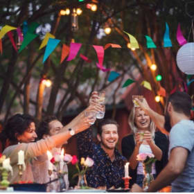 🥂 Heads or Tails Game – Friday Night! 🥂 item