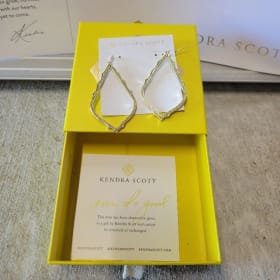 Kendra Scott item