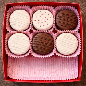 6 Dipped Oreo Cookies item