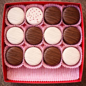 12 Dipped Mint Oreo Cookies item