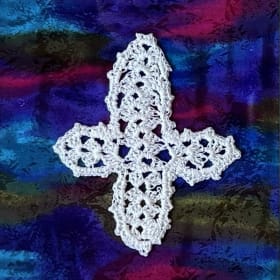 21. Tatting Cross item