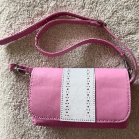 Cross-body wallet with sides, pink and white item