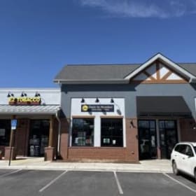 $100 Local Dining Gift Cards, ULLL Blanket and 2 UL Hats item