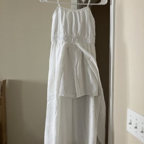Girl’s white summer dress w/shorts item
