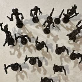 Chess Set with Bronze Pieces item