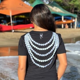 Womenʻs T-shirt item