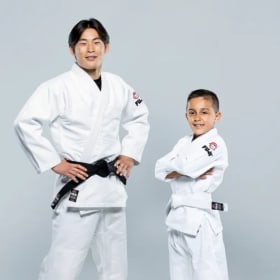 Kids White Single Weave Gi SKU: FW 3 Size 0-1 item