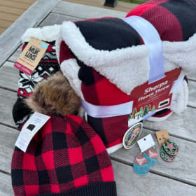 🧣 Cozy Comfort Gift Set item