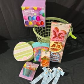 Lot #144 Easter 1 item