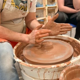 Atelier Cône 10 - 2 cours d'initiation à la poterie item