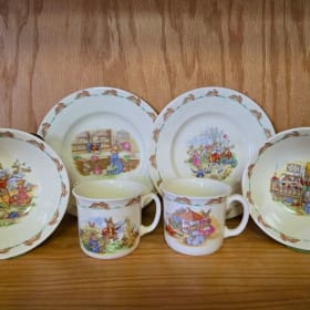 Six Piece Tableware Set item