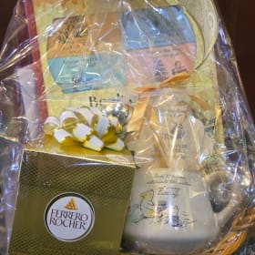Winnie the Pooh Tea Collection Basket item
