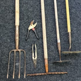 D. Gardening tool set item