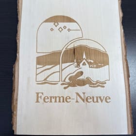 Plaque de bois gravé item