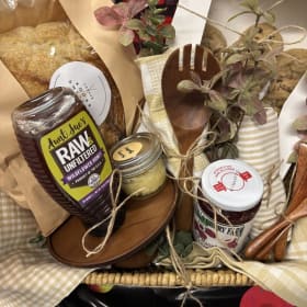 21) Fresh sourdough bread / cookies basket item