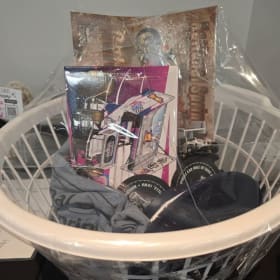 Knoxville Raceway Basket item