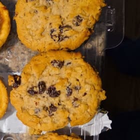 Oatmeal Raisin Cookies item