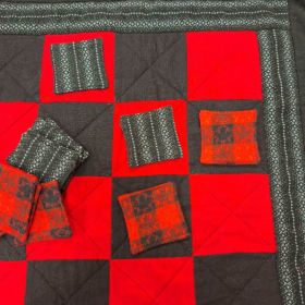 HH26 - "Elbows Up Quilt" and Checkerboard item
