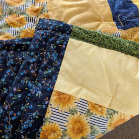 Item 112 Delightful Daisies item