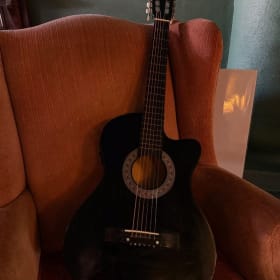 Mystery Guitar item