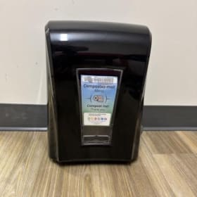 #10 : Distributeur de papier à main Cascade item