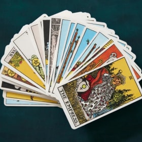 1-Hour Tarot Card Reading item