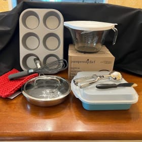 Pampered Chef Baking set item