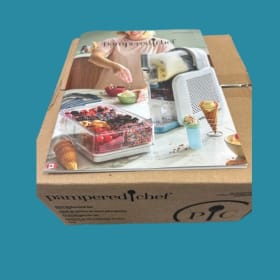 Pampered Chef Mixing Bowl set item