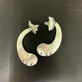 [#58] Hand made sterling silver drop earrings w/amethysts item