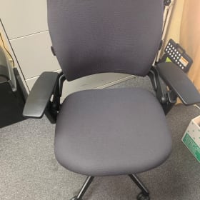 Adjustable desk chair, cushioned item