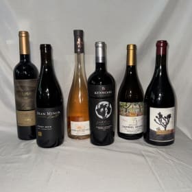 #22 - Wine Drinkers Basket 6 bottles + tools item