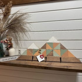 Porte‑clés fait à la main / Hand crafted key rack item