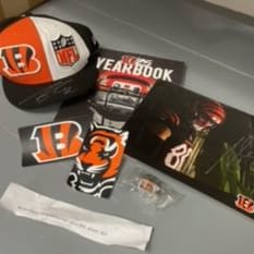 Cincinnati Bengals Autographed Hat, Photo & Fan Pack item