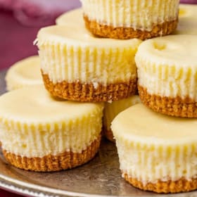 Mini Cheesecakes item