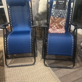 Zero gravity chair and throw blanket item