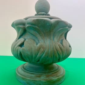 Cosey Cottage Green Urn item